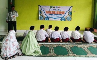 Kegiatan Berbasis Pondok Pesantren Ala SD Nuris Pacitan