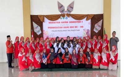 PERINGATAN HARI IBU, SD NURIS RAYAKAN BERSAMA TK MUSLIMAT NU PACITAN